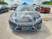 2013 Lexus ES350 photo