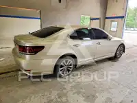 2013 Lexus LS460 photo