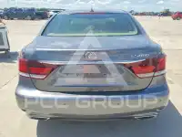 2013 Lexus LS460 photo
