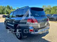 2013 Lexus LX570 photo