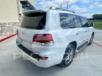 2013 Lexus LX570 photo