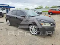 2013 Lexus CT200 photo
