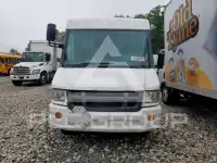 2013 Isuzu NPR фото