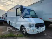 2013 Isuzu NPR фото