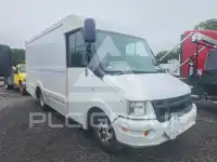 2013 Isuzu NPR photo