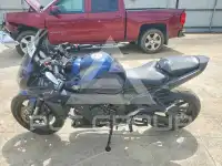 2013 Yamaha FZ1 photo