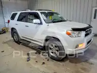 2013 Toyota 4 RUNNER photo