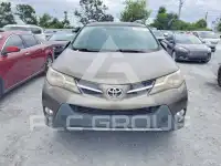 2013 Toyota RAV4 photo