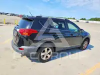 2013 Toyota RAV4 photo