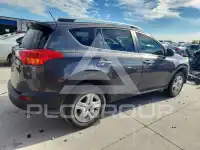 2013 Toyota RAV4 photo
