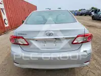 2013 Toyota COROLLA фото