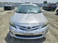 2013 Toyota COROLLA фото