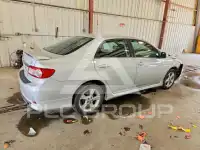 2013 Toyota COROLLA фото