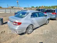 2013 Toyota COROLLA фото