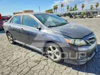 2013 Toyota COROLLA фото