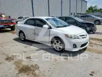 2013 Toyota COROLLA фото