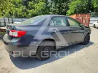 2013 Toyota COROLLA фото