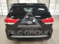 2013 Toyota SIENNA photo