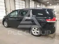 2013 Toyota SIENNA photo