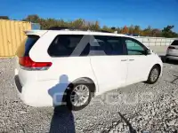 2013 Toyota SIENNA фото