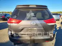 2013 Toyota SIENNA фото
