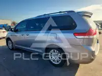 2013 Toyota SIENNA фото