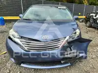 2013 Toyota SIENNA фото