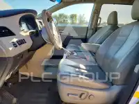 2013 Toyota SIENNA фото