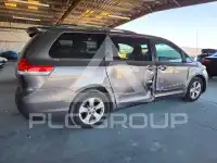 2013 Toyota SIENNA фото