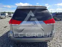2013 Toyota SIENNA фото