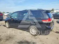 2013 Toyota SIENNA photo