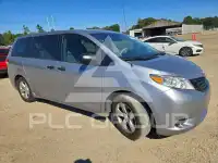2013 Toyota SIENNA фото