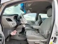 2013 Toyota SIENNA фото