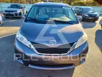 2013 Toyota SIENNA фото