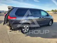 2013 Toyota SIENNA фото