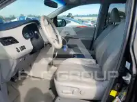 2013 Toyota SIENNA photo