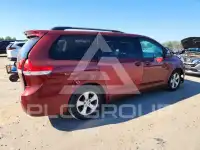 2013 Toyota SIENNA фото