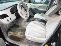 2013 Toyota SIENNA photo