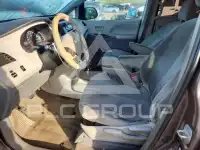 2013 Toyota SIENNA фото