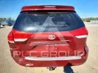 2013 Toyota SIENNA фото