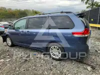 2013 Toyota SIENNA фото