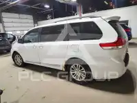 2013 Toyota SIENNA фото