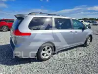 2013 Toyota SIENNA фото