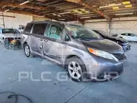 2013 Toyota SIENNA фото