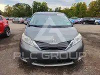 2013 Toyota SIENNA фото