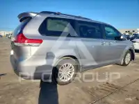 2013 Toyota SIENNA фото