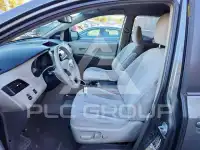 2013 Toyota SIENNA photo