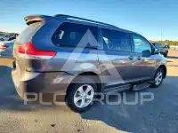 2013 Toyota SIENNA фото