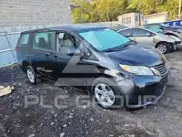 2013 Toyota SIENNA фото