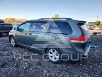 2013 Toyota SIENNA photo